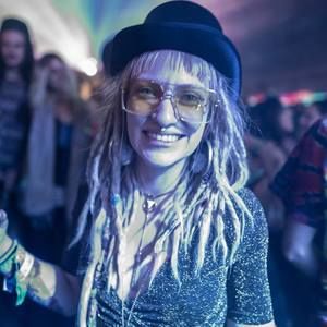 Meet your Posher, Cat